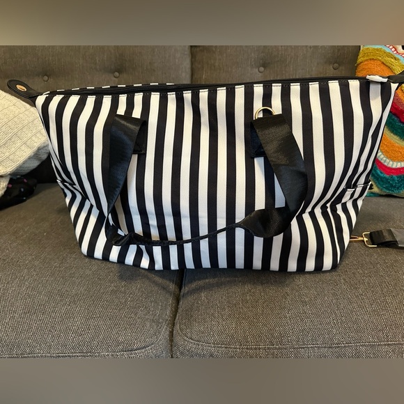 Alice + Olivia black&white positano striped weekend/duffel bag - Picture 3 of 8